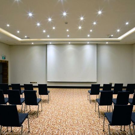 Hilton Garden Inn Riyadh Olaya Esterno foto