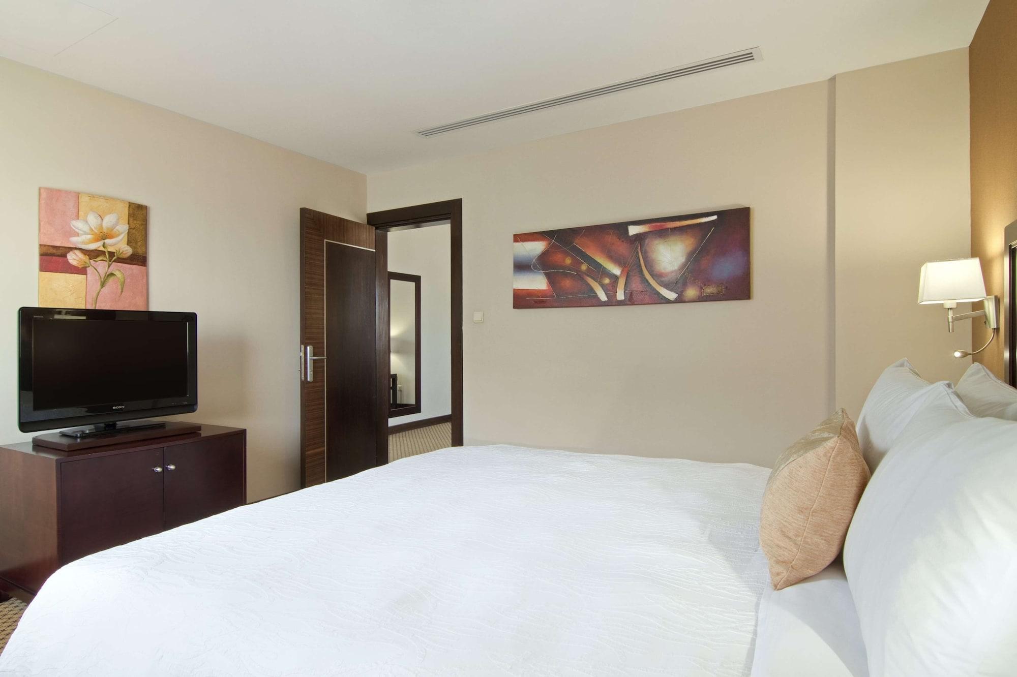 Hilton Garden Inn Riyadh Olaya Esterno foto