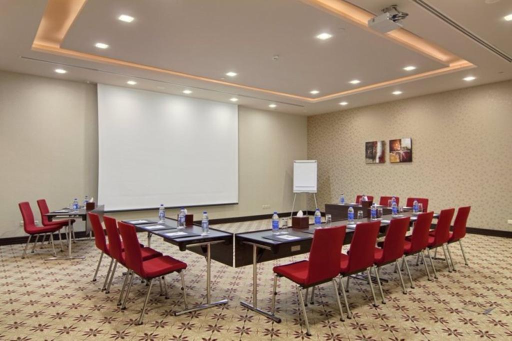 Hilton Garden Inn Riyadh Olaya Esterno foto