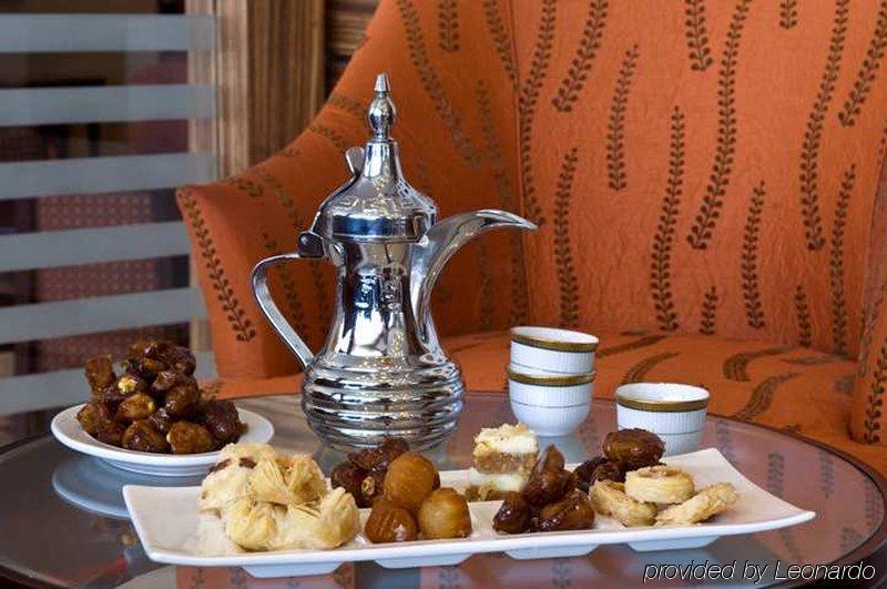 Hilton Garden Inn Riyadh Olaya Ristorante foto
