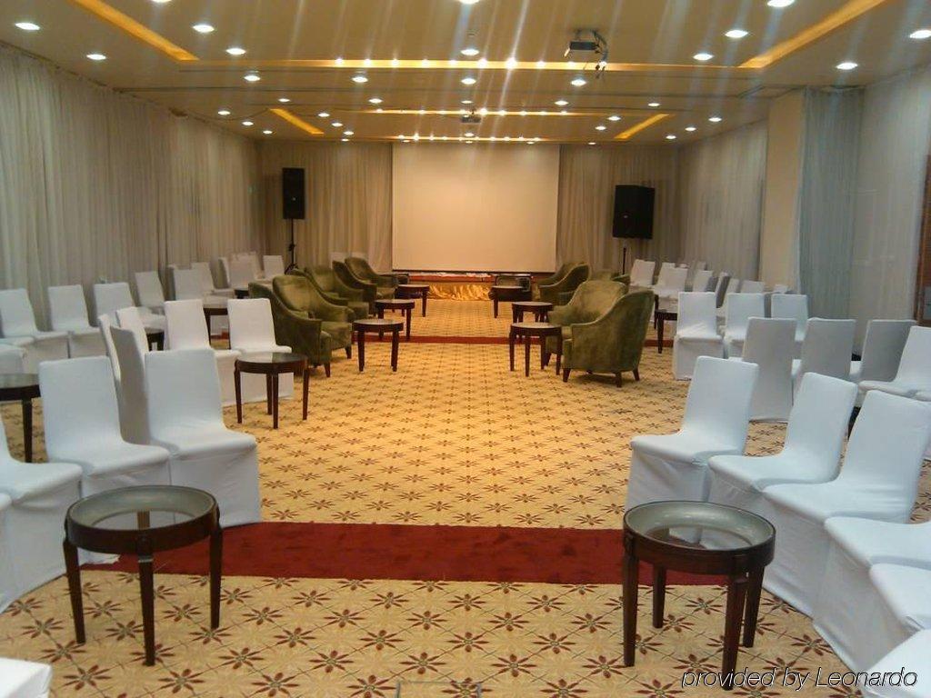 Hilton Garden Inn Riyadh Olaya Affari foto