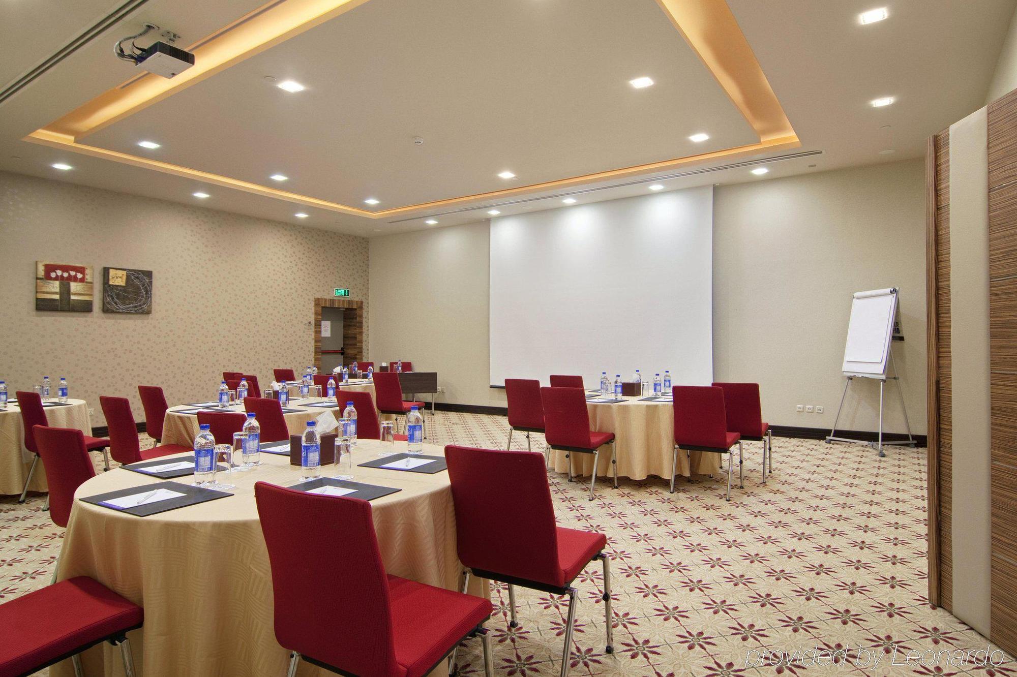 Hilton Garden Inn Riyadh Olaya Servizi foto