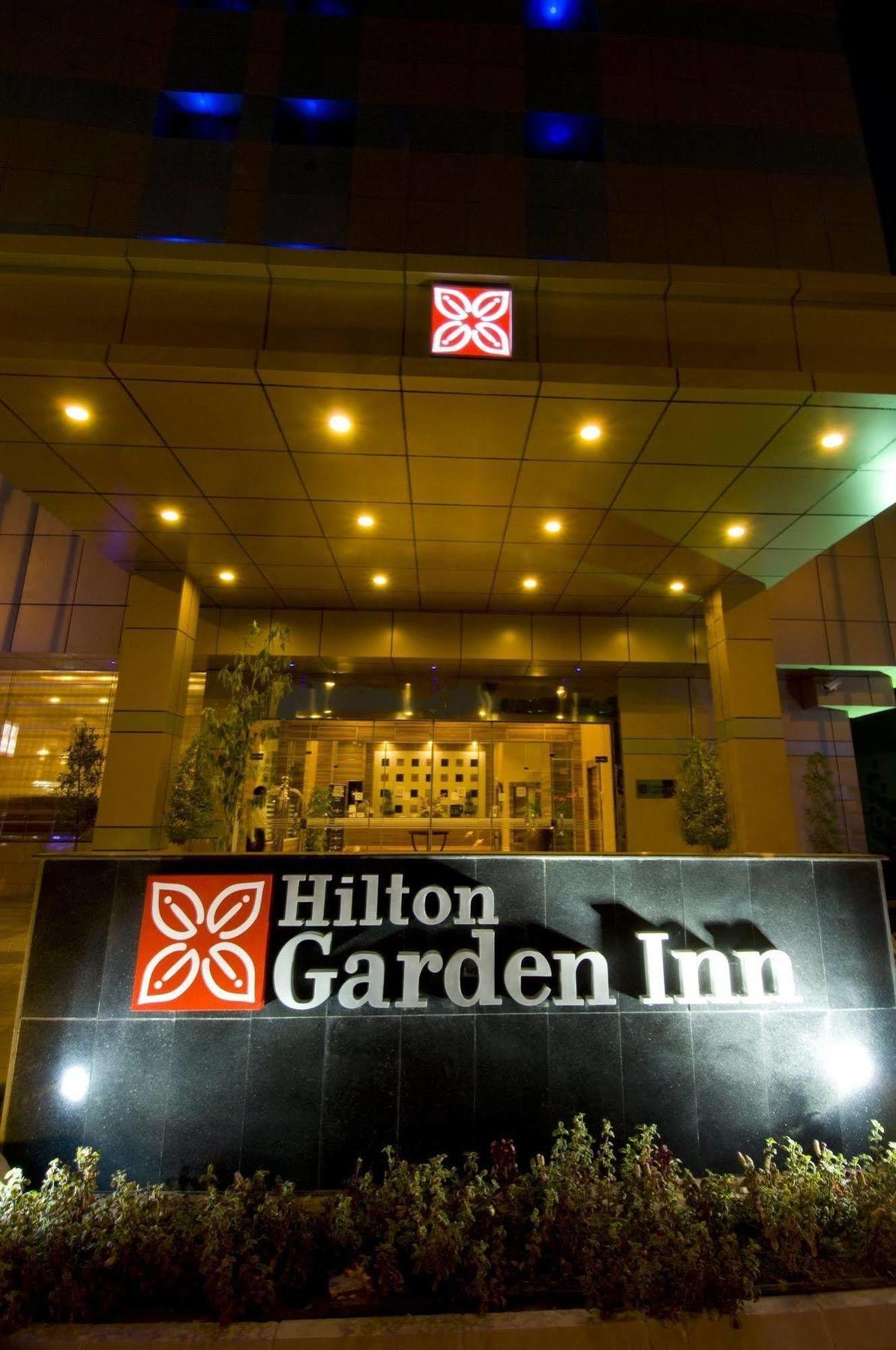 Hilton Garden Inn Riyadh Olaya Esterno foto
