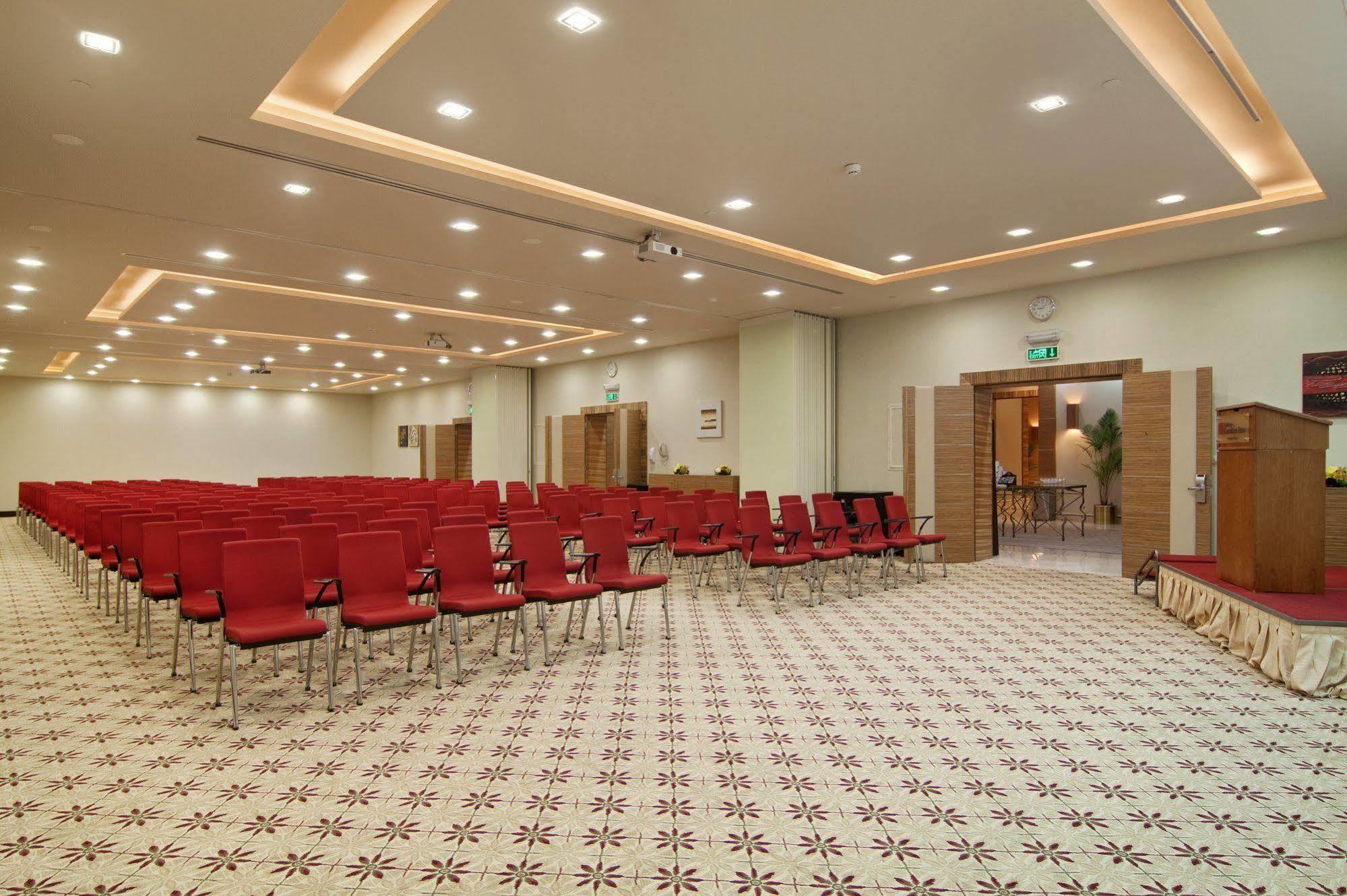 Hilton Garden Inn Riyadh Olaya Affari foto