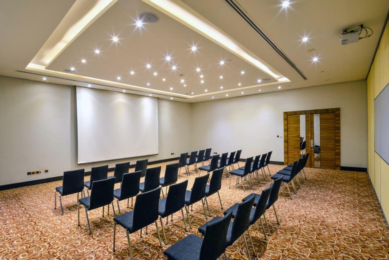 Hilton Garden Inn Riyadh Olaya Esterno foto