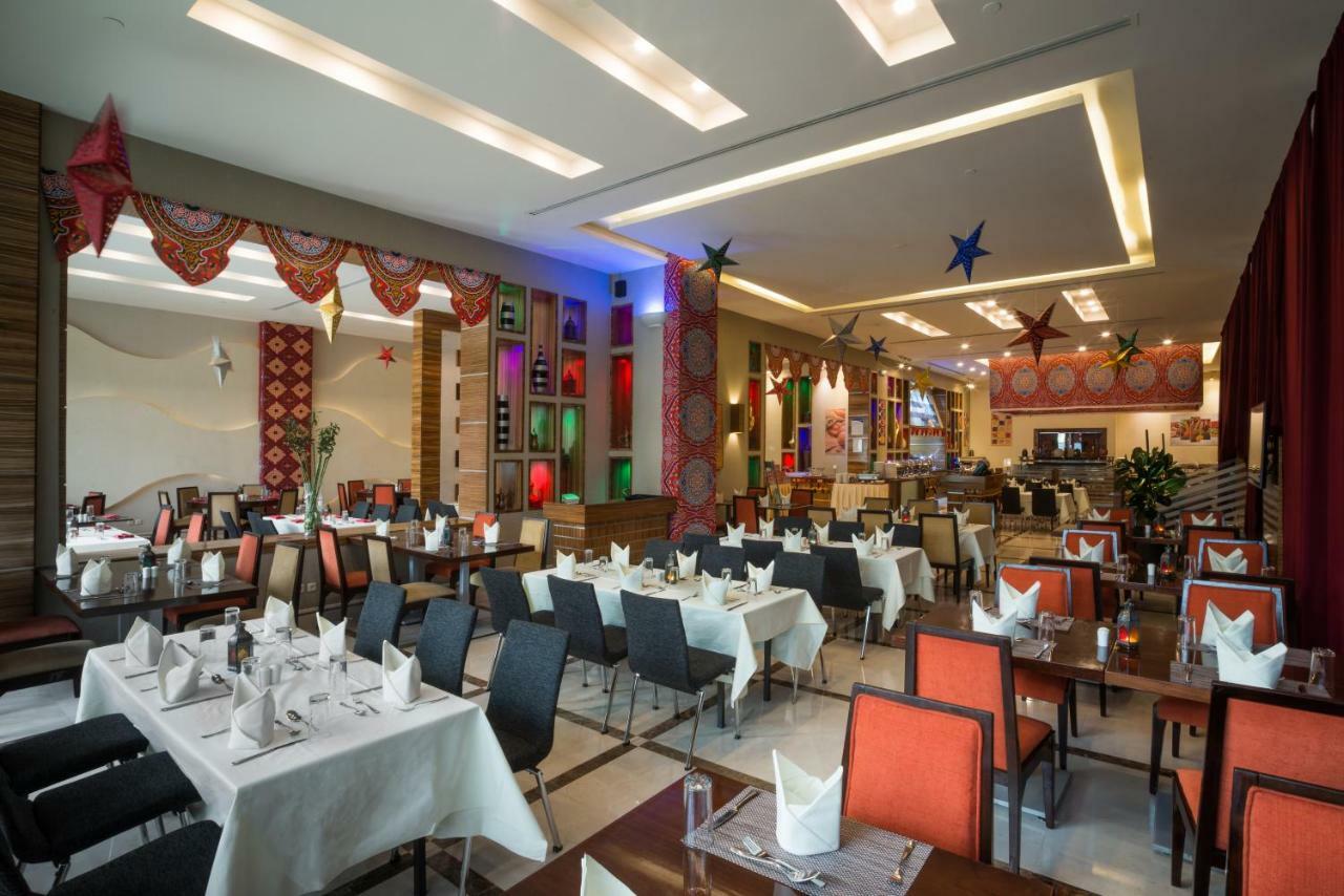 Hilton Garden Inn Riyadh Olaya Esterno foto