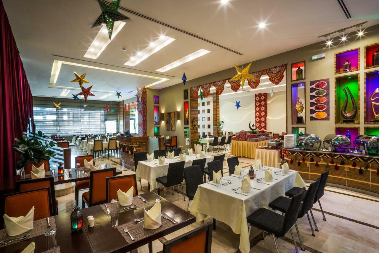 Hilton Garden Inn Riyadh Olaya Esterno foto