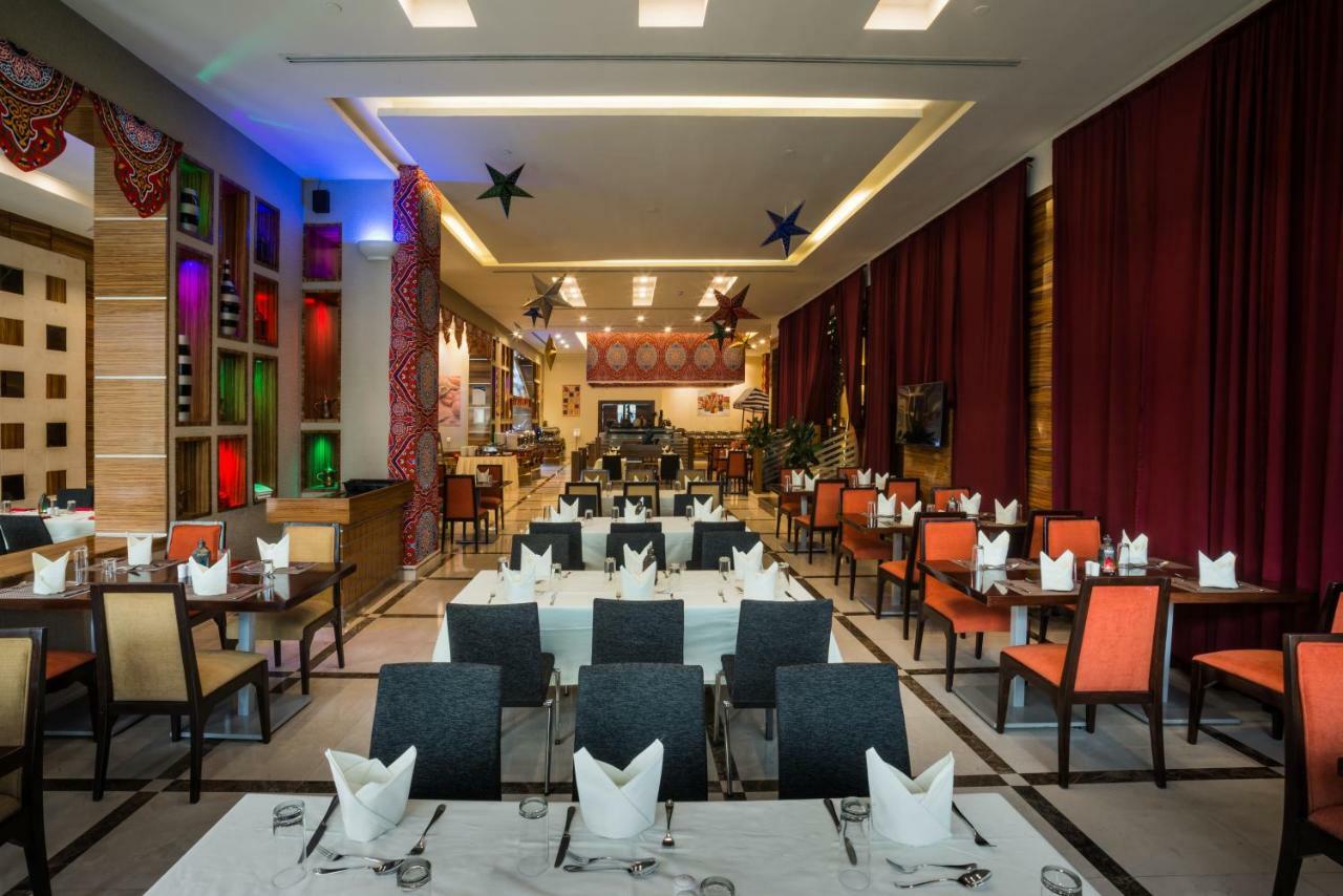 Hilton Garden Inn Riyadh Olaya Esterno foto